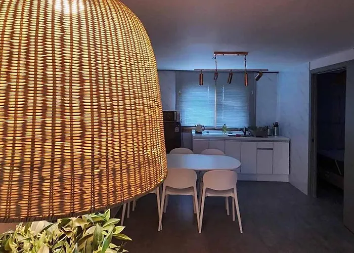 B-5 3br,화이트 린넨 하우스,홍대연드럴 파크, 3층,엘리베이터 없음 B5 Appartement *